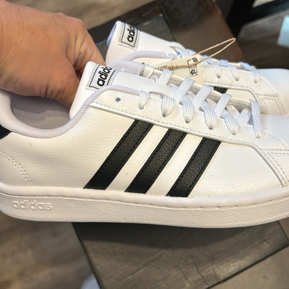 Adidas shoes - Picture 2 of 6